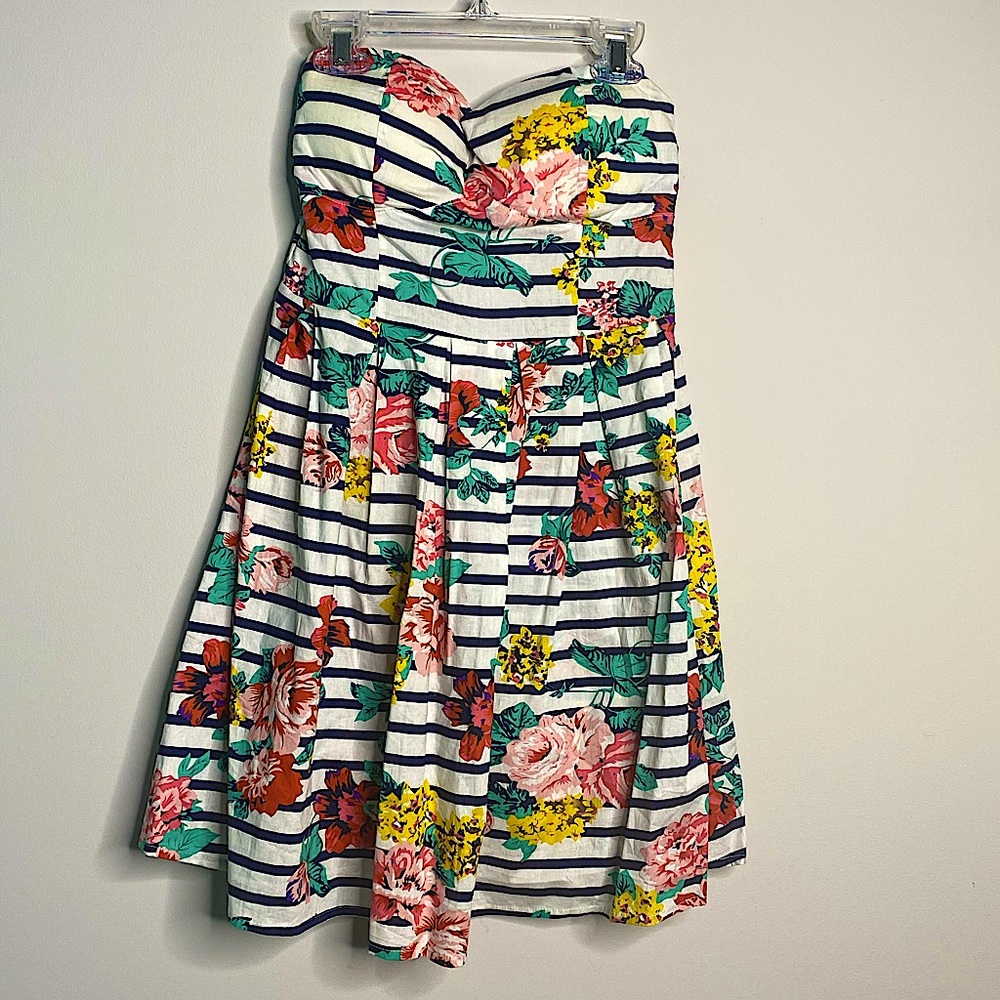 Rue 21-White dress with flowers